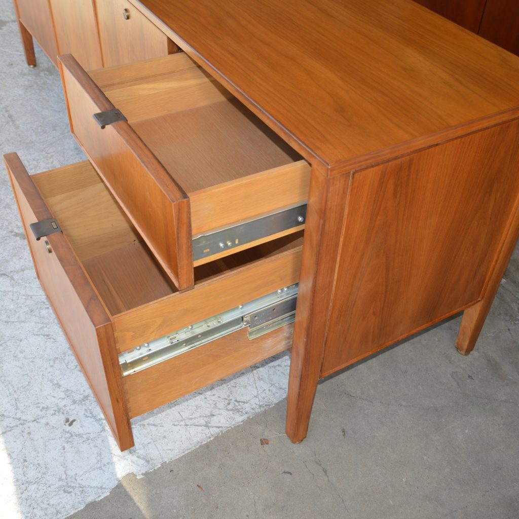 6ft Vintage Stow Davis Wood Credenza (MR6871)