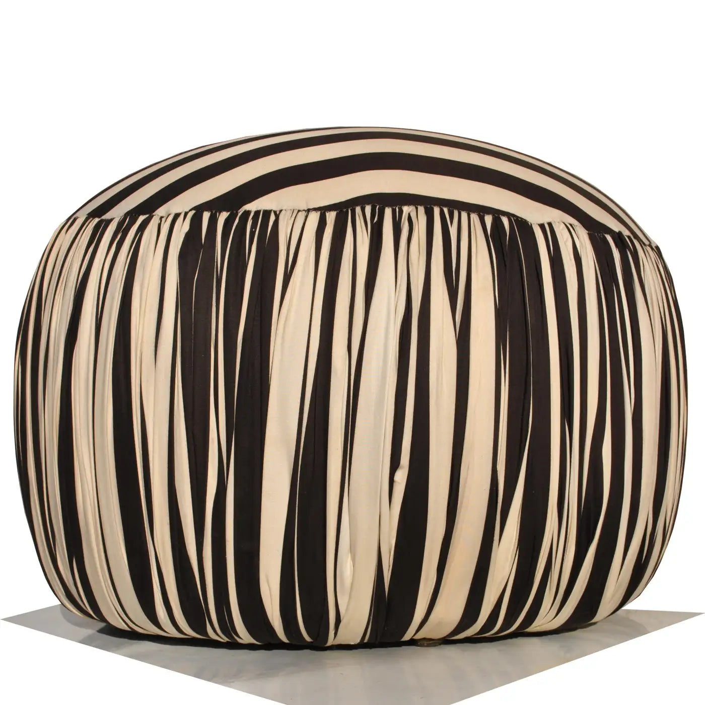 Comfortable and stylish pouf ottoman for contemporary living rooms