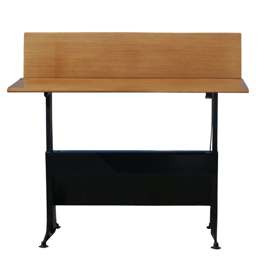 Herman Miller stand up Relay Desk by Geoff Hollington with ergonomic height-adjustable design and vintage modern styling