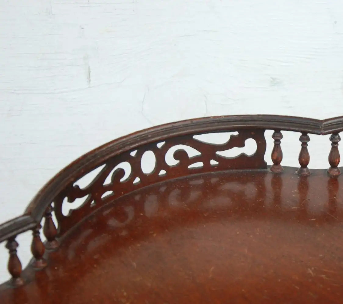 Chippendale Mahogany Tripod Table with Decorative Gallery Edge