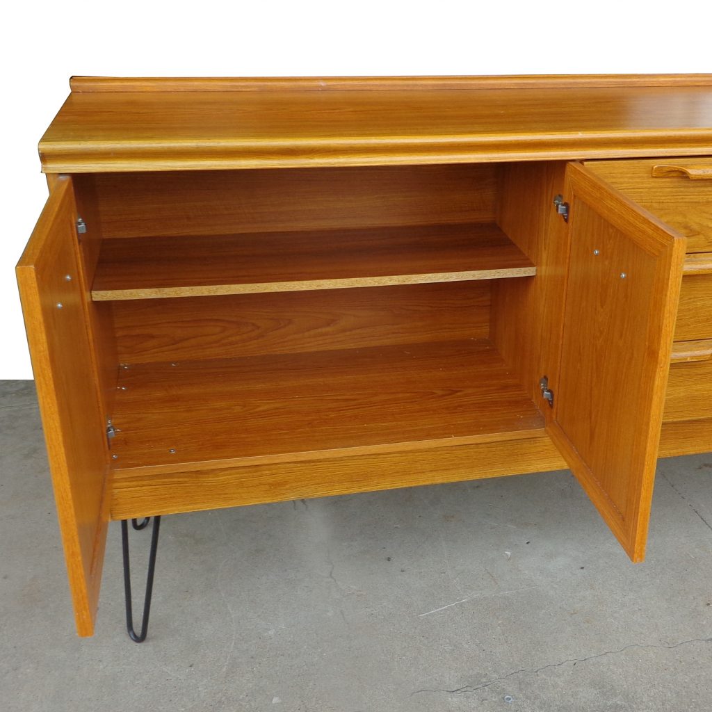 Mid-Century Modern Oak Sideboard with Hair Pin Legs by Jentique (MS10331)