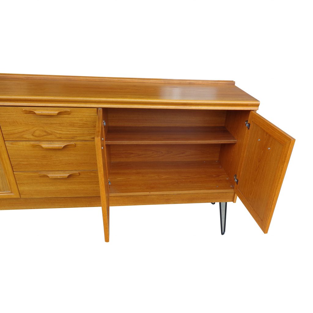 Mid-Century Modern Oak Sideboard with Hair Pin Legs by Jentique (MS10331)