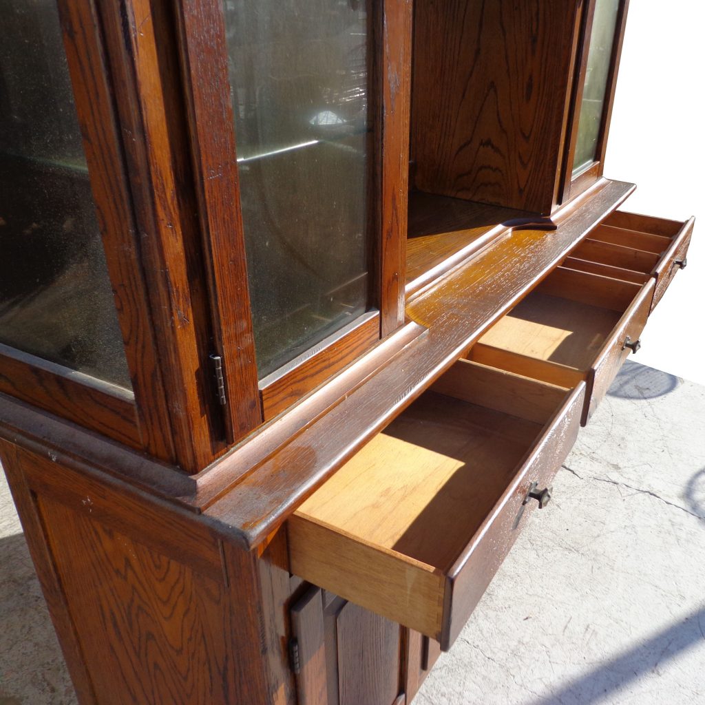84″ Lexington China Cabinet Buffet (MS10177)