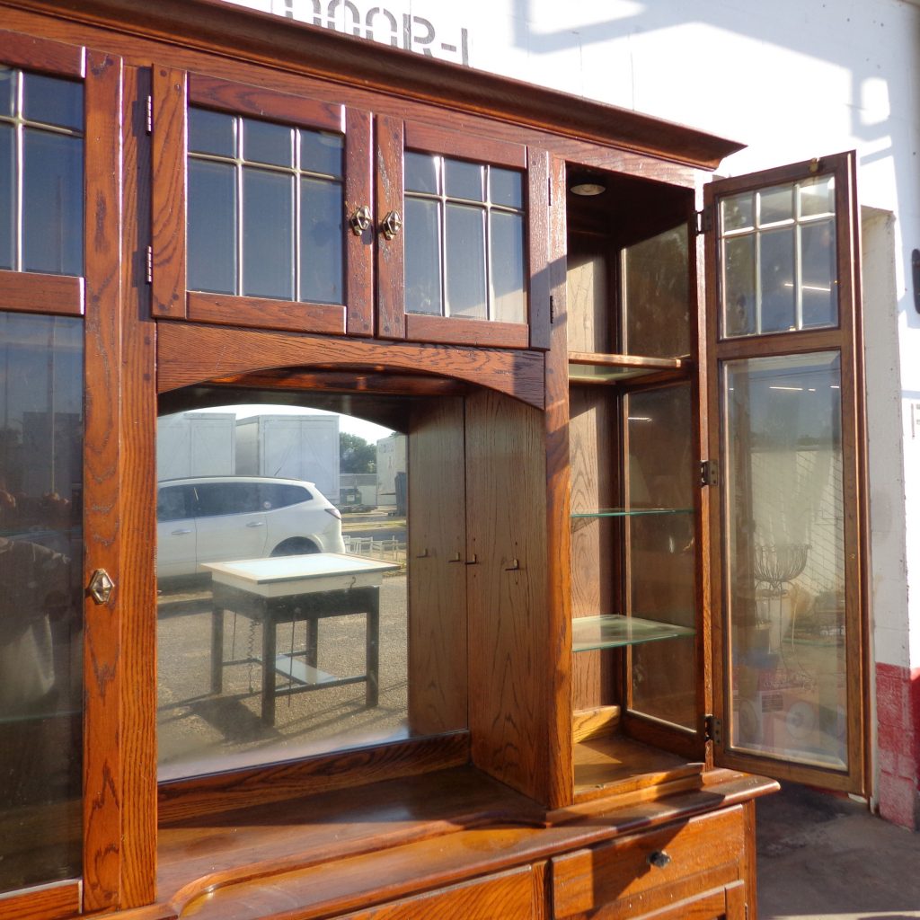 84″ Lexington China Cabinet Buffet (MS10177)