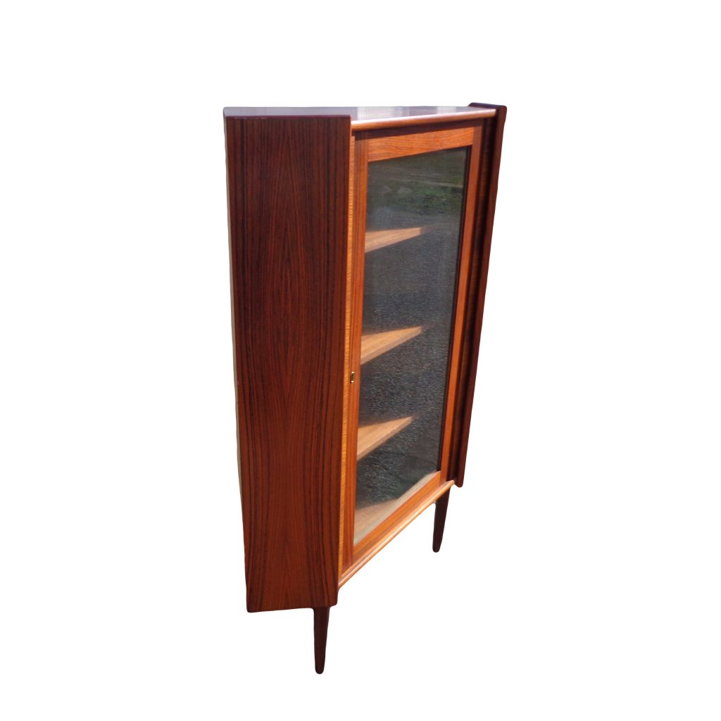 Scandinavian Rosewood Corner Cabinet (MS10299)
