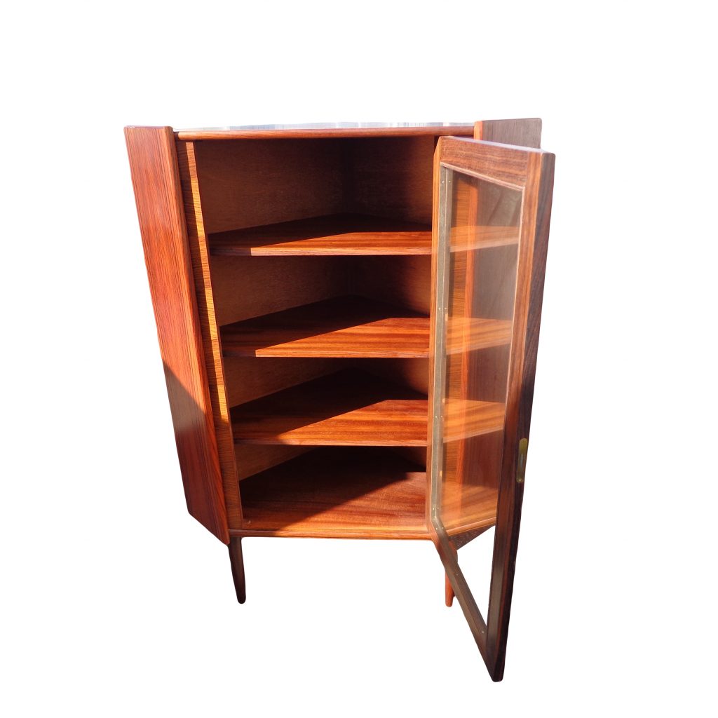 Scandinavian Rosewood Corner Cabinet (MS10299)