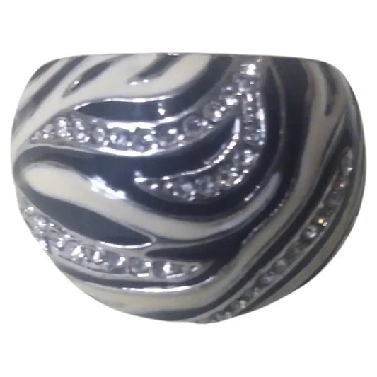 Beautiful tiger striped sterling silver ring with CZ