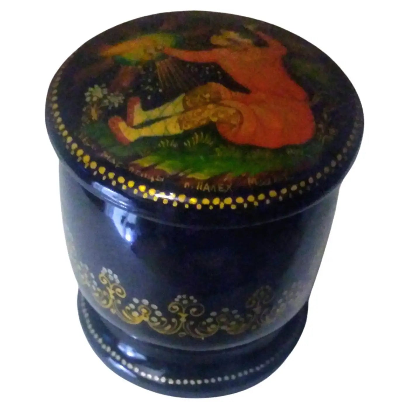 Hand-painted Russian lacquered box with pin