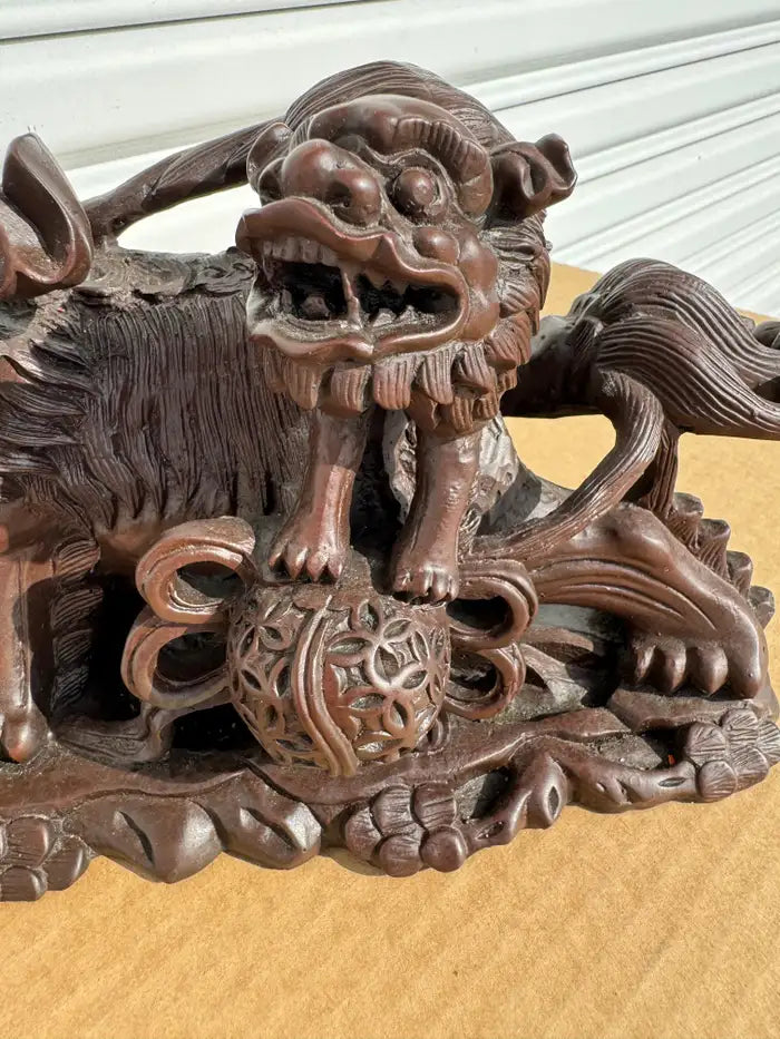 asian foo dog sculpture protective lion with cub