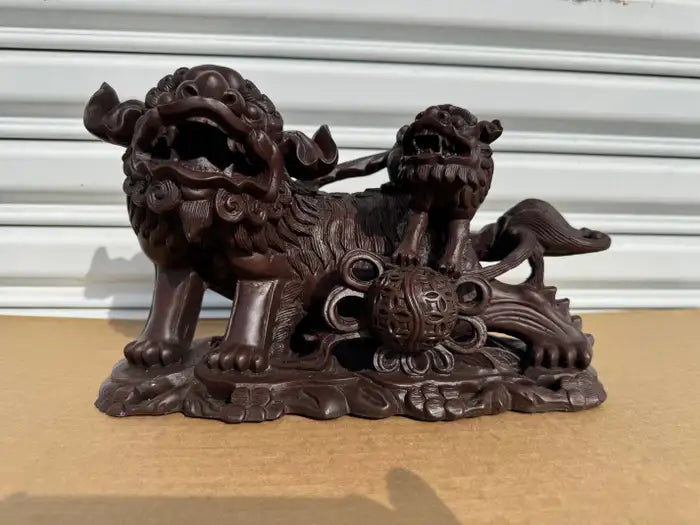 mother foo dog figurine with baby decorative sculpture