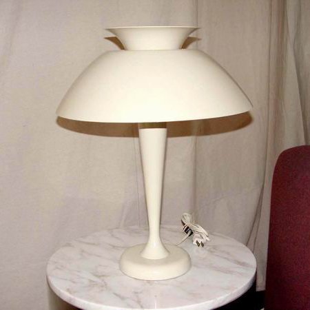 (1) Art Deco Poul Henningsen Style Table Lamp (MR5703)